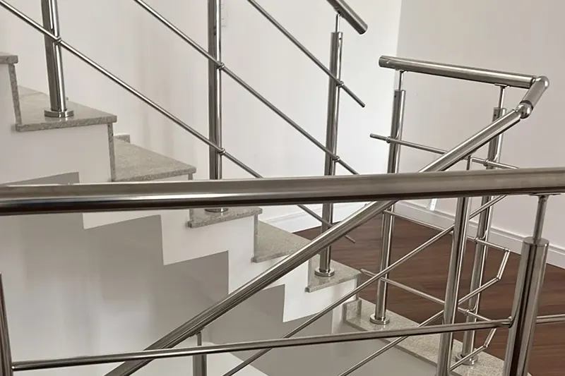 Guarda-corpo vidro e inox